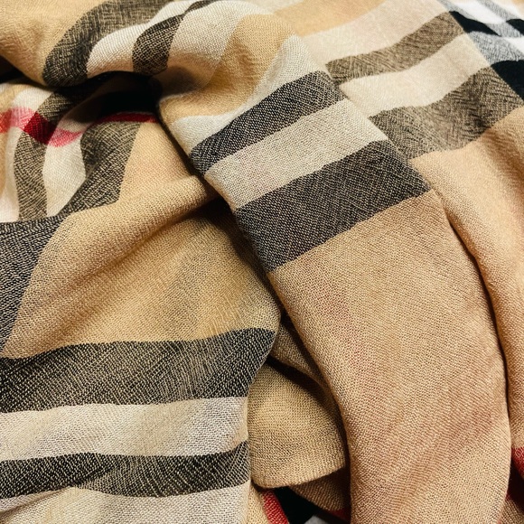 Unisex Plaid Tan and Red Large Check Scarf 100% Viscose Nwt - Picture 6 of 6